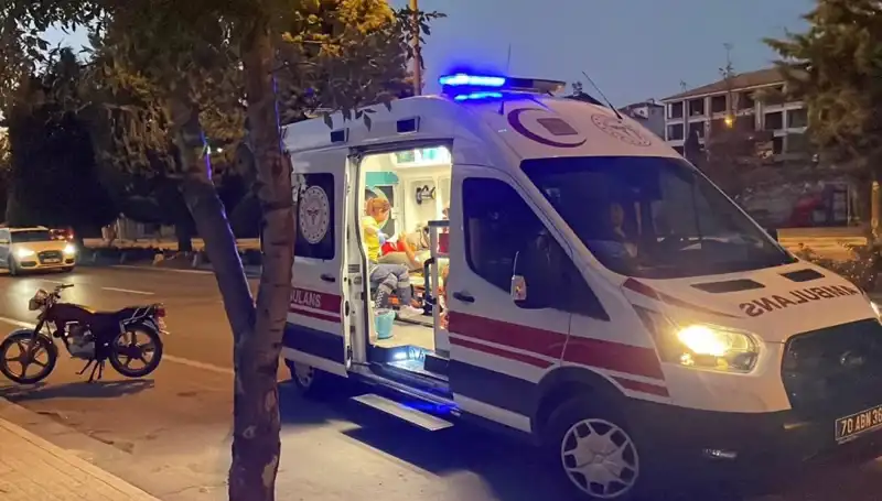 Otomobil Motosikleti 70 Metre Sürükledi, Sürücü Olay Yerinden Kaçtı