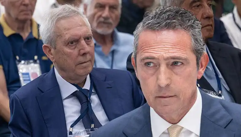 Fenerbahçe Divan Kurulu'nda Aziz Yıldırım'dan Çarpıcı Adaylık Açıklaması