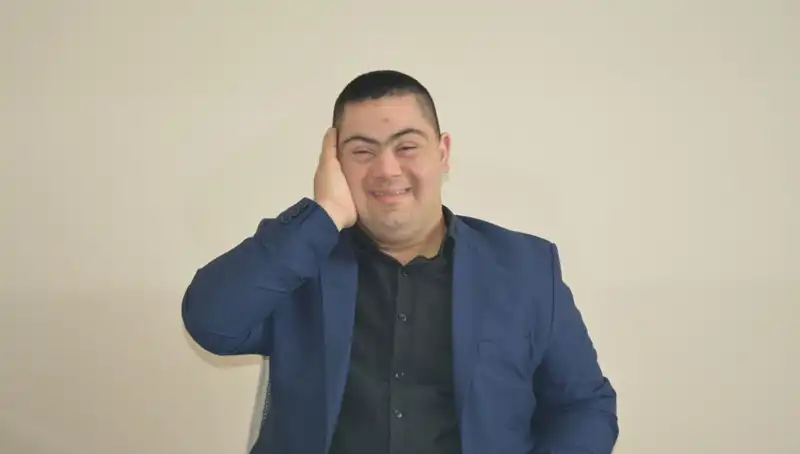 24 Yaşındaki Down Sendromlu Erdinç'in Hayali: Müziği ile Dünyayı Etkilemek