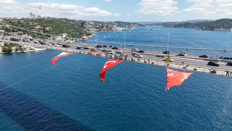 Dev Türk Bayrağı Köprünün Görkemini Artırdı