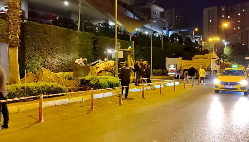 Doğalgaz Paniği AVM Girişinde Kalabalığı Korkuttu: Olay Nasıl Gelişti?