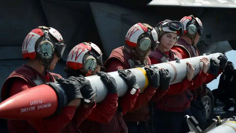 Amerikan Füzeleri Suudi Arabistan'a Yola Çıktı: Stratejik Hamle Neleri Değiştirecek?