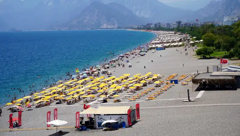Yazın Sıcak Güneşi Maviliklere Yüzleri Gülümsetti