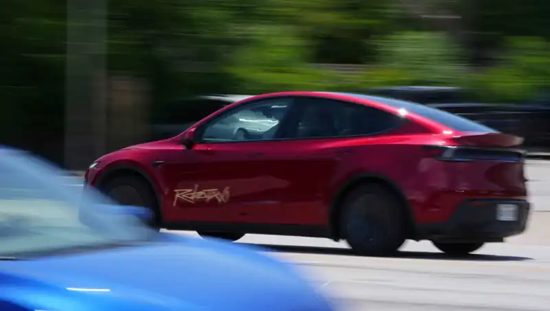 Musk'ın Robotaxi Deneyiminde Büyük Hüsran: Hız Sınırını Aştı!