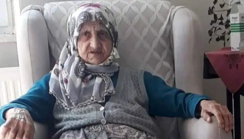 Sokak Ortasında Yaşanan Feci Kaza: Yaşlı Kadın Hayatını Kaybetti
