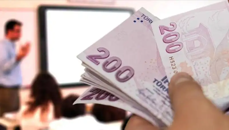 2025 Öğretmen Maaşları Belli Oldu: Uzman ve Normal Öğretmenler Arasındaki Farklar