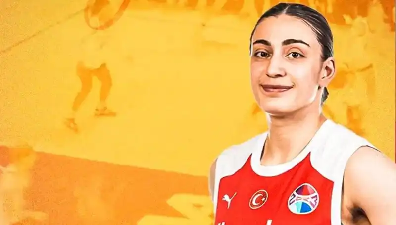 Galatasaray, Üç Yıldızıyla Yeni Sözleşme İmzaladı!