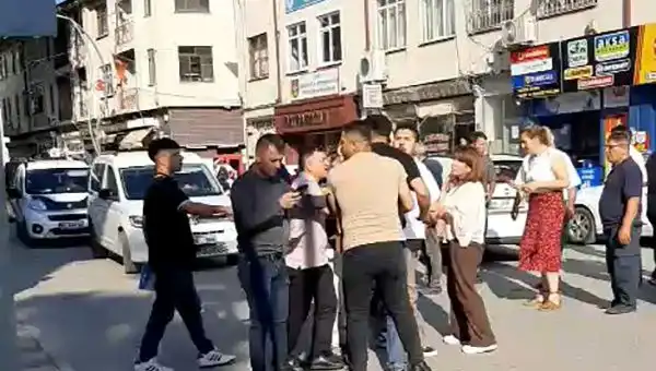 Trafikte Gazinin Darp Edildiği Anlar Sosyal Medyada Gündem Oldu