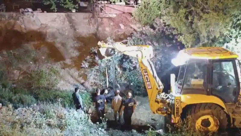 Hatay'da İneği Kurtarmak İçin Yürekleri Isıtan Operasyon