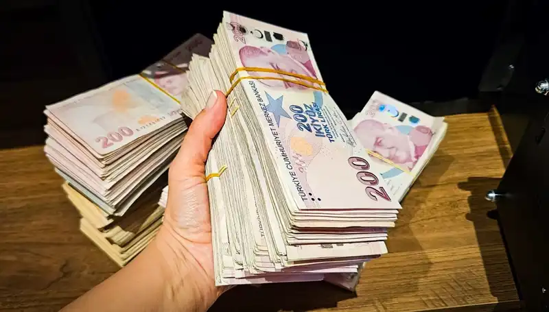 Türkiye'de Mevduat Rekoru: 12 Trilyon Liralık Birikim Ne Anlama Geliyor?