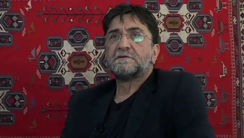 Gazeteci Nihat Genç, Türk Medyasına Veda Etti: Hayatı ve Mirası