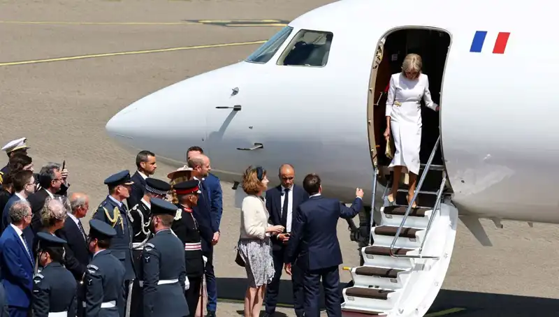 Eşi Brigitte Macron'un Tuhaf Hareketinin Ardındaki Gizemli Sebep