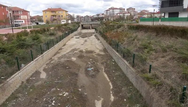 Türkiye'nin Gözde Nehri Coşkun Akan Suyunu Kaybetme Tehlikesiyle Karşı Karşıya