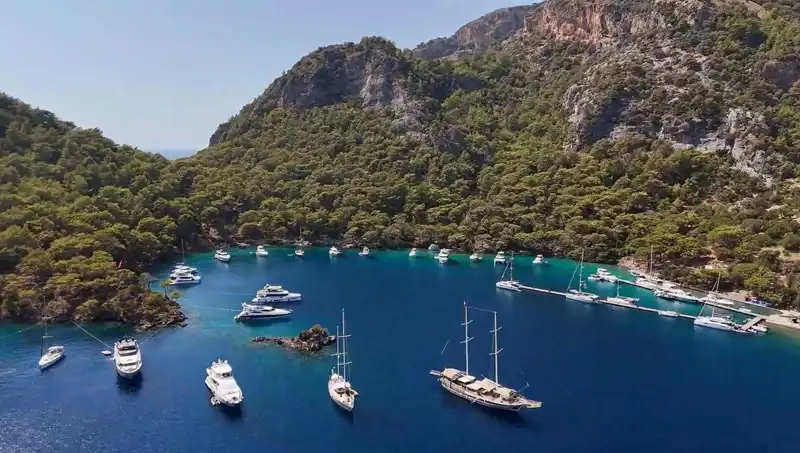 Göcek Koyları’nda Müzik Çalma Yasaklandı: Tatilciler Neyi Kaybedecek?