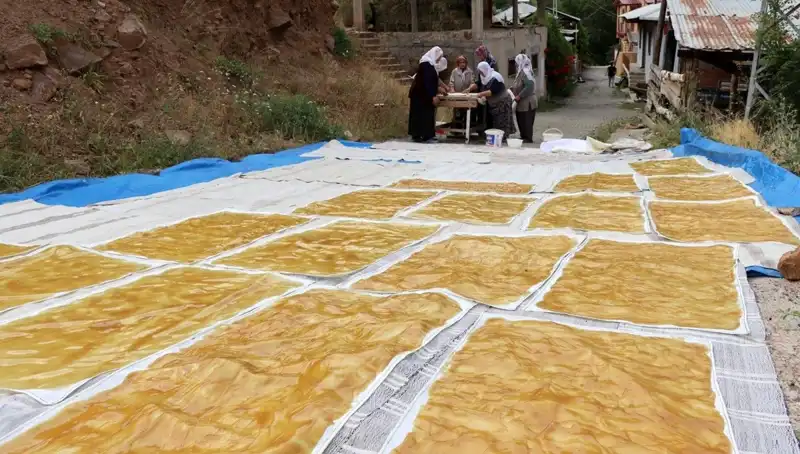 Kışa Merhaba: Dev Kazanlarda Ateşle Hazırlanan Geleneksel Lezzetler