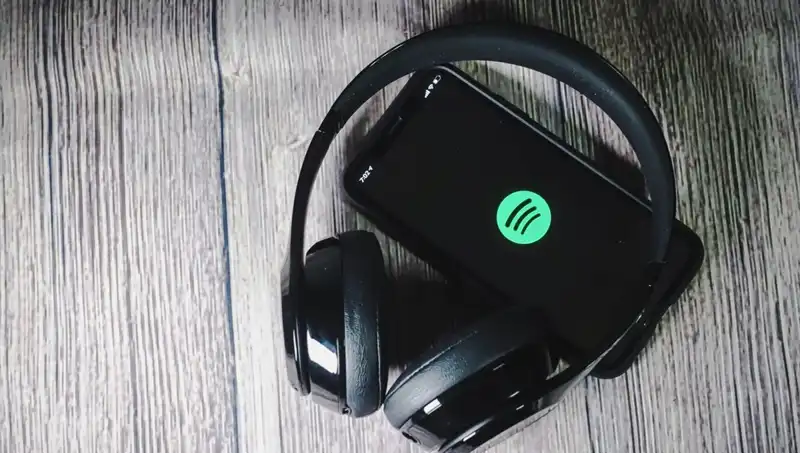 Spotify, Yapay Zeka ile Ölü Sanatçıların Sesini Yeniden Hayata Döndürdü
