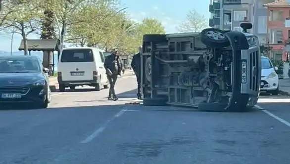 Otomobile Çarpan Araç Yan Yattı: Olay Yerinden Şok Edici Görüntüler Geldi