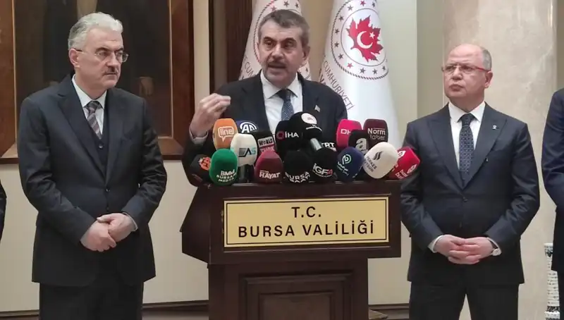 Bakan Tekin, Protestolara Katılan Çalışanlara Uyarıda Bulundu