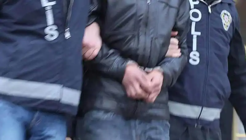 FETÖ'ye Darbe: 30 İlde Gerçekleşen Operasyonlarda 65 Tutuklama