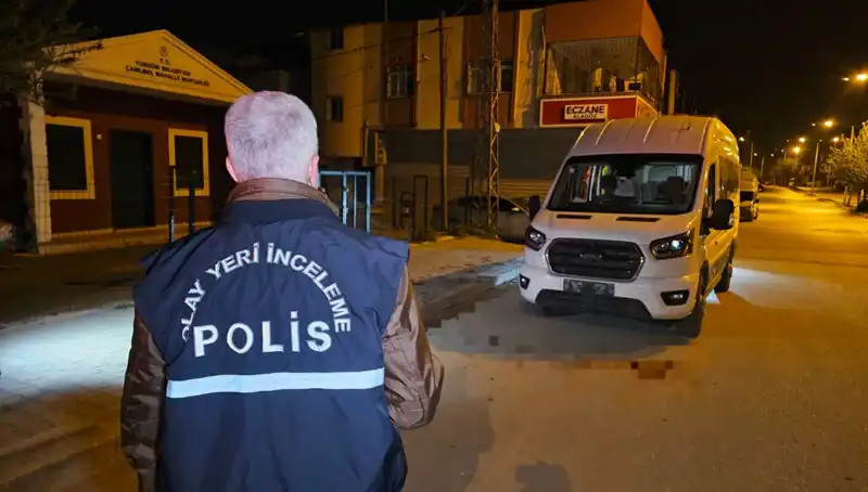 Kebapçıda Şok Olay: Arkadaşını Boynundan Bıçaklayan Ziyaretçi