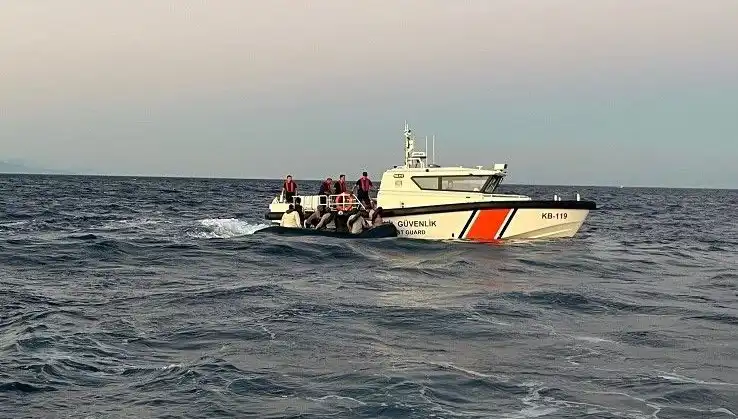 Ayvacık Açıklarında 17 Göçmen Kurtarıldı: Göç Sorununun Yeni Bir Yüzü