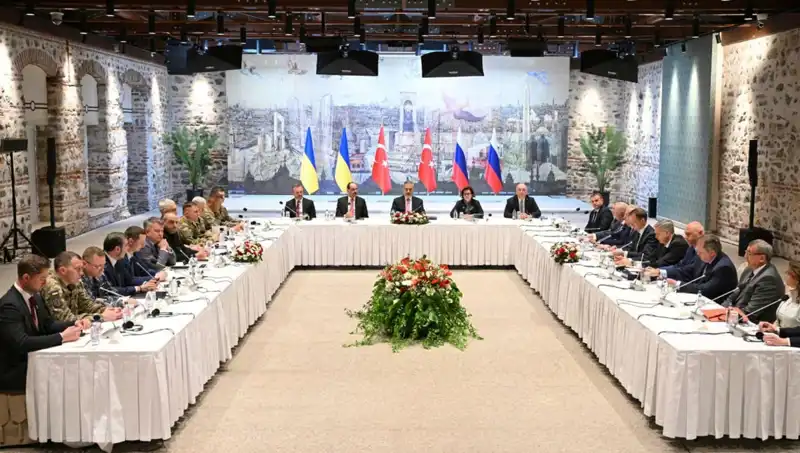 İstanbul'da Barış Zirvesi: Rus Heyeti Türkiye'de Önemli Görüşmeler Yapıyor