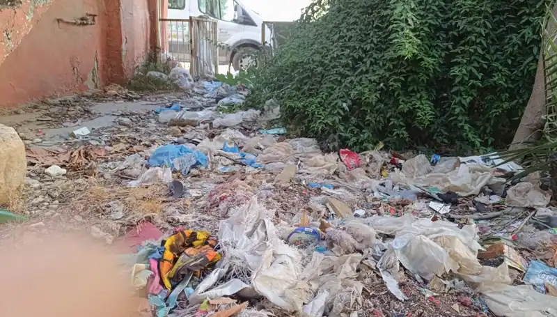 Evin Bahçesinde Kamyon Dolu Çöp Bulundu, Şok Eden Detaylar Ortaya Çıktı!