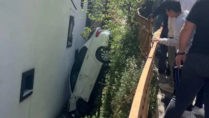 Kağıthane'de Dehşet Anları: Araç Kazası Sonrası Metrelerce Sürüklenme Olayı