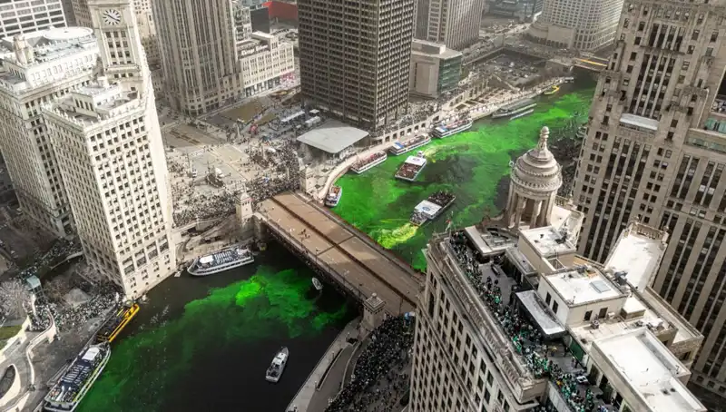 Chicago, Aziz Patrick Günü’nde Nehri Yeşile Boyayarak Geleneği Devam Ettirdi