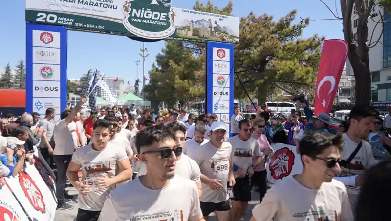 Niğde Yarı Maratonu'nda 518 Sporcu Zorlu Parkurda Yarıştı
