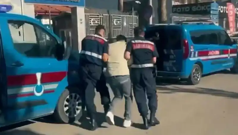 Güvenlik Güçlerinden Dev Operasyon: 10 İlde 74 Gözaltı ile 5 Suç Örgütü Çökertildi