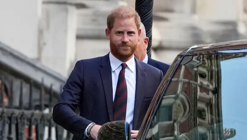 Prens Harry, Ailesiyle Barışmayı Umuyor: Gerçekler ve Beklentiler