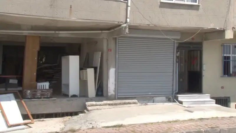 Kiracıları Çıldırttı: Bina Sahibi Ayakkabıları Çalıyor, Kargoları Tahsil Ediyor!