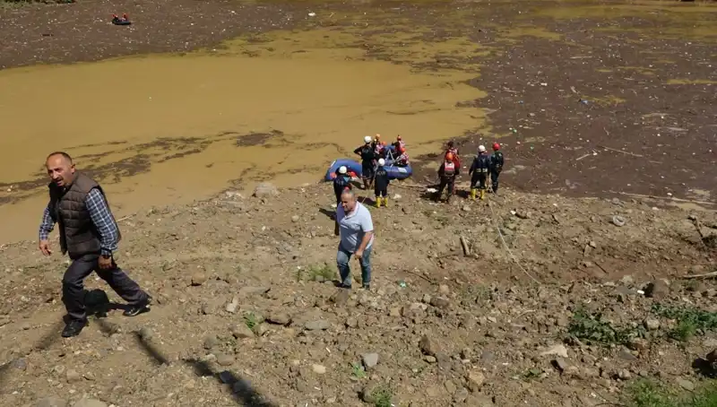 Trabzon'da Sel Felaketi: Evinde Su Tahliye Ederken Hayatını Kaybeden Adam