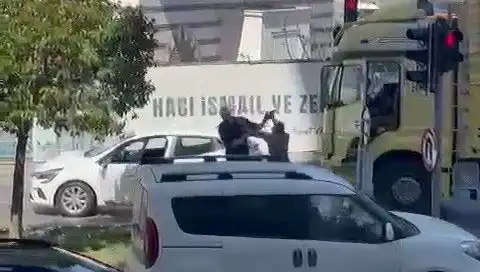 İstanbul Trafiğinde Çekiçli Dehşet: Neden Bu Olay Gündeme Geldi?