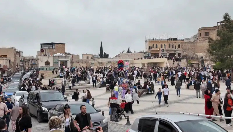 Mardin, Ramazan Bayramı'nda Yerli ve Yabancı Turistlerle Şenlendi