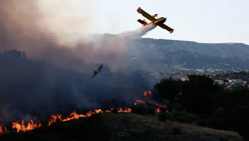 Sakız Adası’ndaki Yangın: Ormanlar Kurtarıldı, Kontrol Altına Alındı!