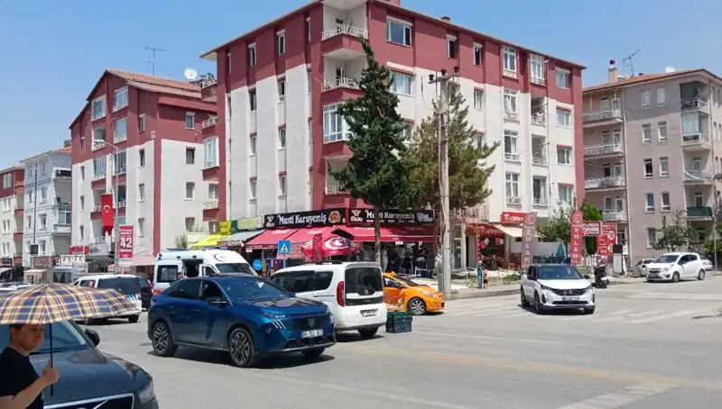 Taksi ve Otomobil Çarpıştı: İstanbul'da Flaş Gelişmeler!