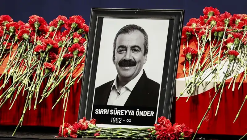 Sırrı Süreyya Önder Meclis'te Anıldı: Anıların Tazelenmesi ve Geleceğe Dönük Mesajlar