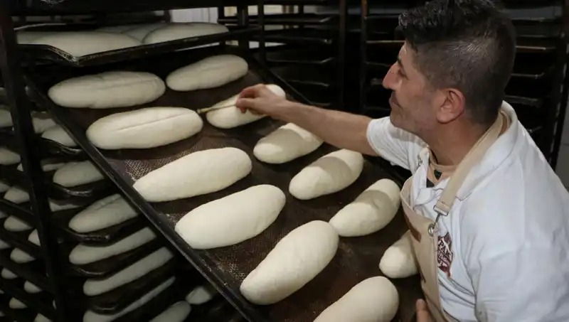 Yazın En Sıcak Günlerinde 250 Derecelik Fırınların Önünde Çalışmak