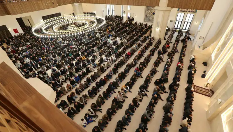 4 Nisan 2025 Cuma Namazı Saatleri: İstanbul, Ankara, İzmir ve Diğer İlere Özel Bilgiler