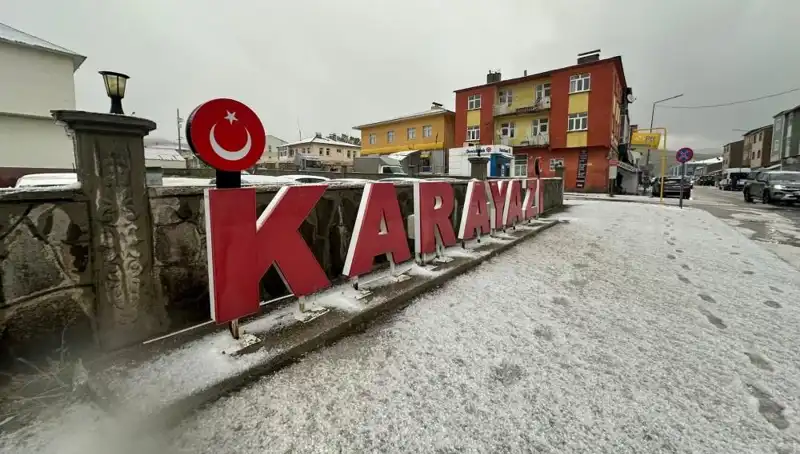 Temmuzda Yağmurla Gelen Beyaz Felaket: Sürücüler Zor Durumda Kaldı!