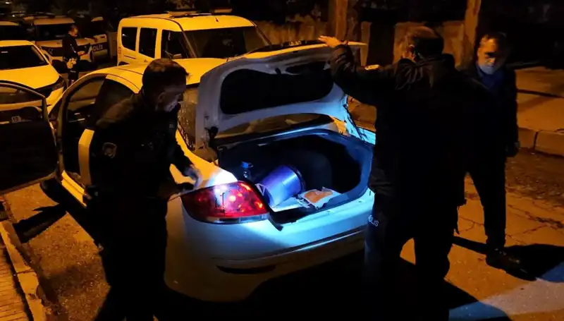 Bir Gençten Şok Kaçış: Polisten Saklandı, Ehliyetine 7 Yıl El Konuldu