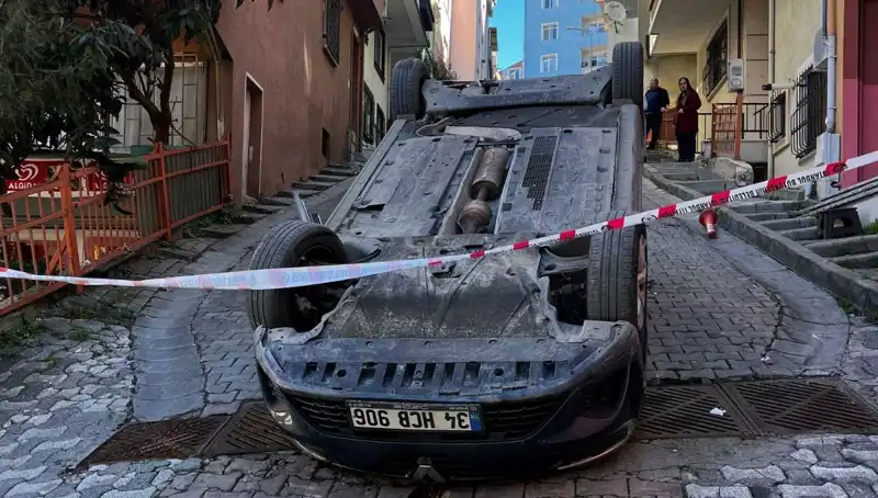 El Freni Çekilmeyen Otomobilin Takla Atma Anı İnanılmaz Görüntülendi!