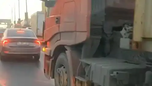 D-100'de Yol Verme Kavgası: TIR'ı Üzerine Süren Şoförün İnanılmaz İntikamı