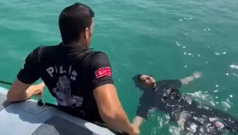 Baraj Gölünde Korkunç Kaza: Gemi Adamları Hayat Kurtardı