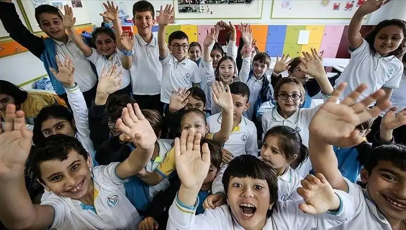 9 Günlük Tatilin Ardından Okul Zilinin Çaldığı Anlar