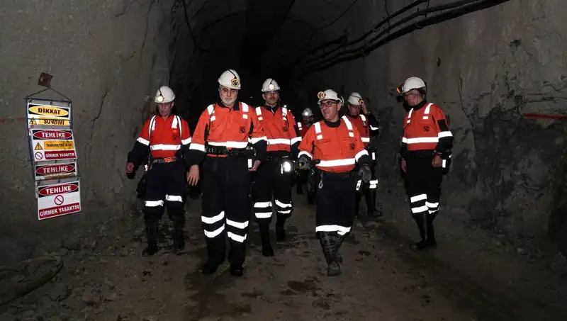 Bakan Işıkhan, Altın Madeninde Kritik Ziyaret Gerçekleştirdi