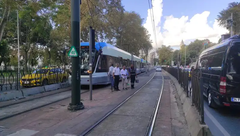 Beyoğlu'nda Tramvay Kazası: Yayaya Çarpma Olayı Tüm Şehri Sarstı