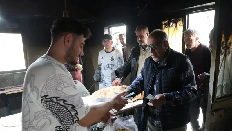 7 Kilometre Uzaklıktan Ekmek Alma Geleneği: Yoğunluk Saat 15.00'te Başlıyor